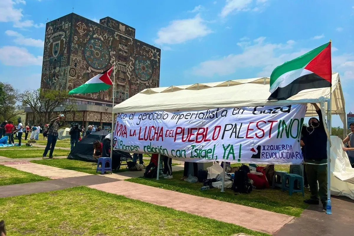 Los estudiantes levantaron pancartas en protesta por Palestina Foto: X(Twitter) @porktendencia