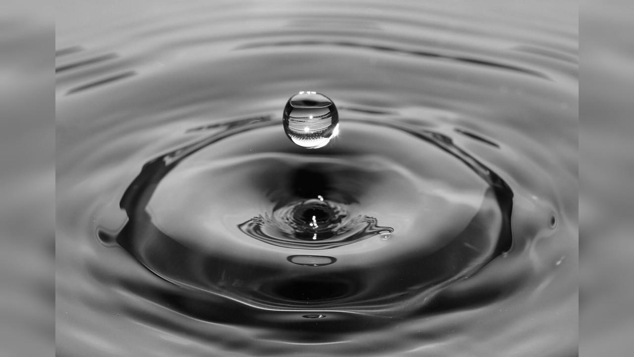 Tirar agua en tu patio NO fortalece las nubes: Desmintiendo el mito