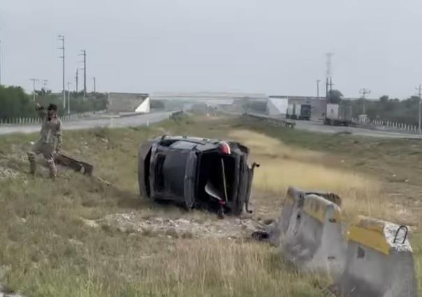 Vuelca auto en Ciénega de Flores; hay un lesionado