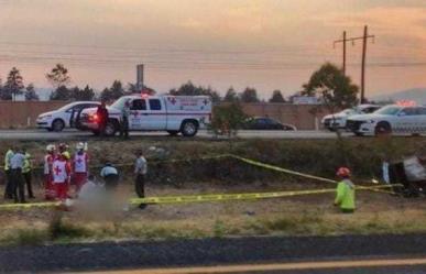 Tragedia en la autopista Toluca-Atlacomulco: Menor fallece en volcadura