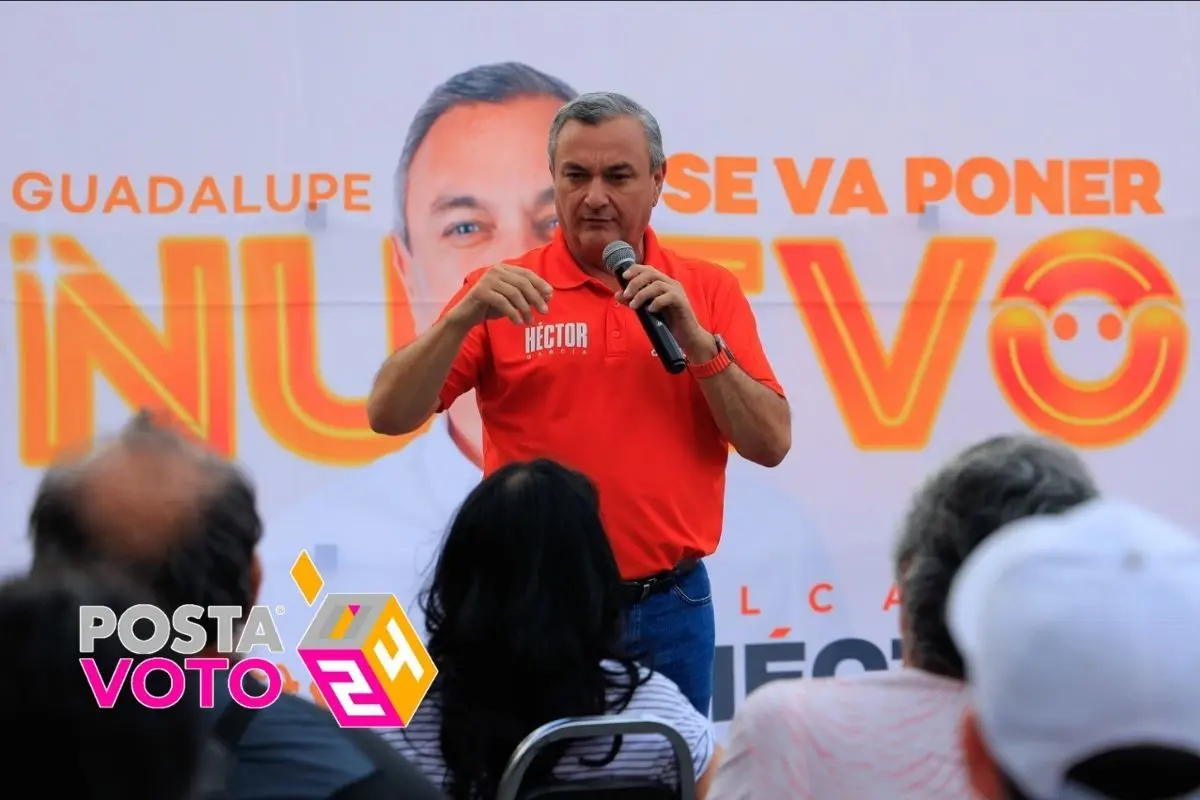 El candidato de Movimiento Ciudadano a la alcaldía de Guadalupe, Héctor García, ante vecinos de la colonia Hacienda la Silla. Foto: Movimiento Ciudadano