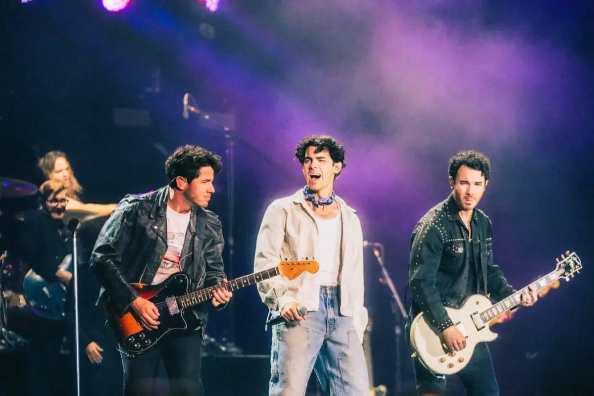 Jonas Brothers en concierto. Foto tomada de: (Instagram) @jonasbrothers.cl