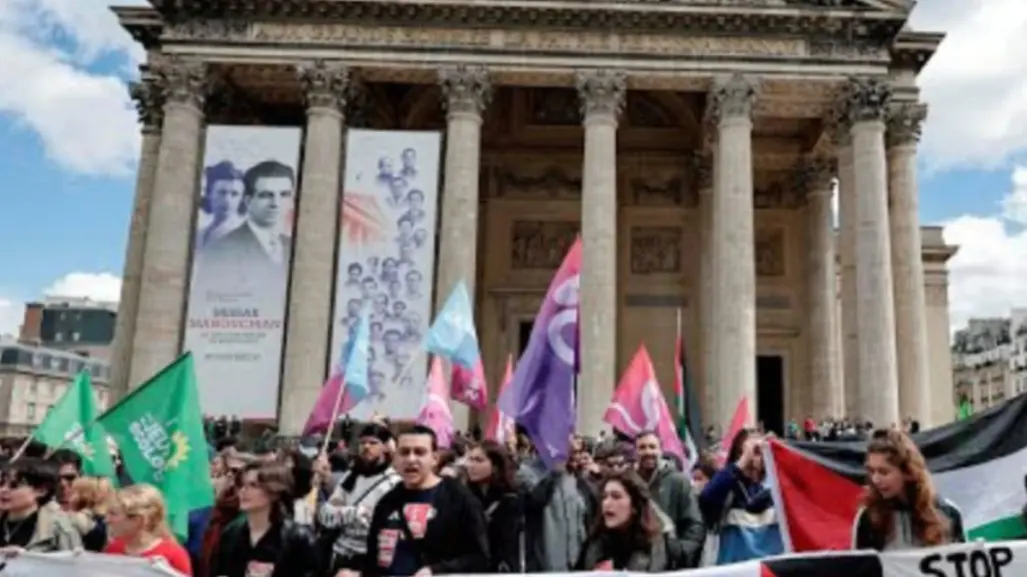 Universitarios pro palestinos protestan en Paris