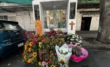 Llenan de flores capilla dedicada a Malverde en CDMX