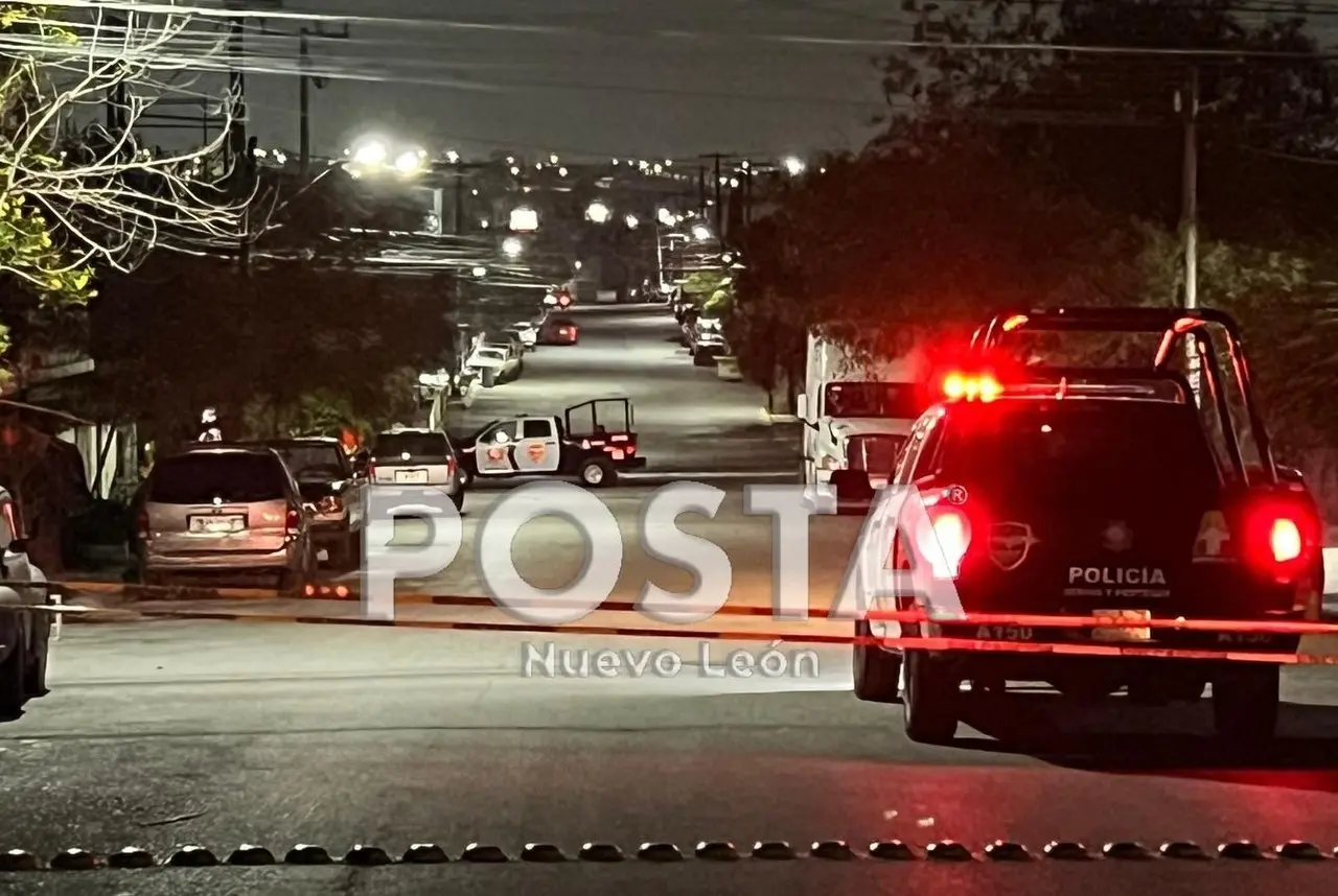 Calle perteneciente a la colonia Roberto Espinoza asegurada por las autoridades de Apodaca, tras el ataque contra un hombre. Foto: Raymundo Elizalde.