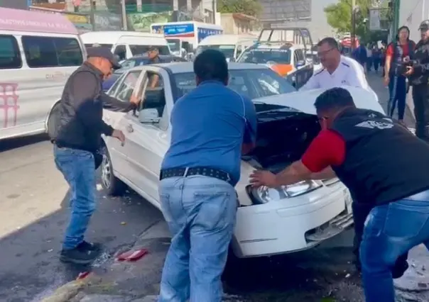 Aparatoso accidente en vía Morelos deja un lesionado en Ecatepec