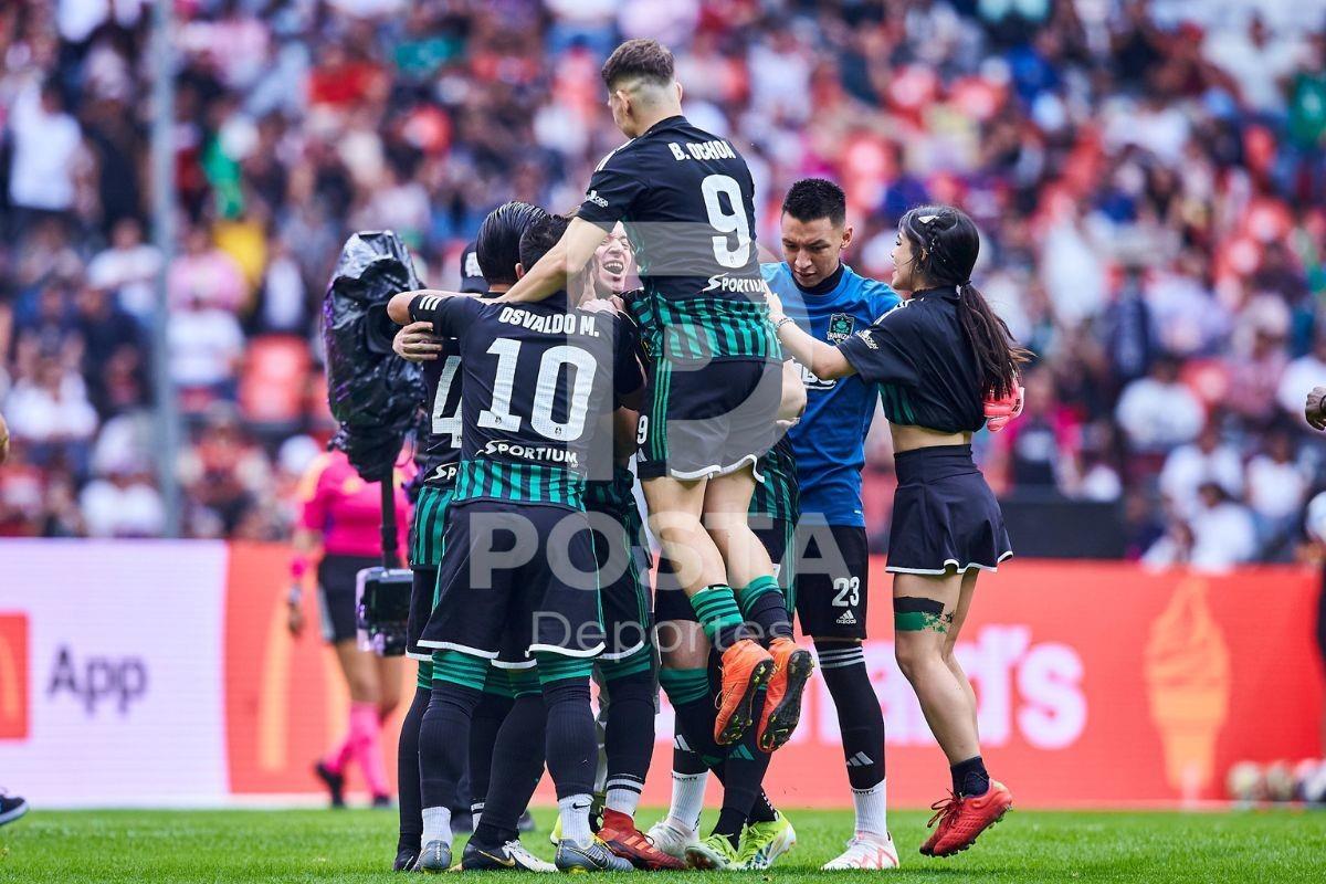 Jugadores de Raniza FC celebrando los goles anotados. Foto: Posta Deportes