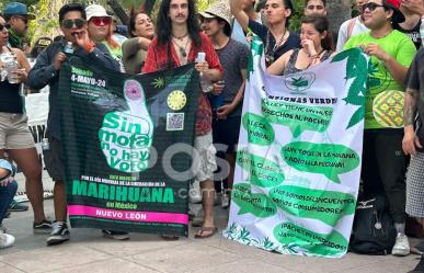 Marchan en el centro de Monterrey por la legalización del cannabis