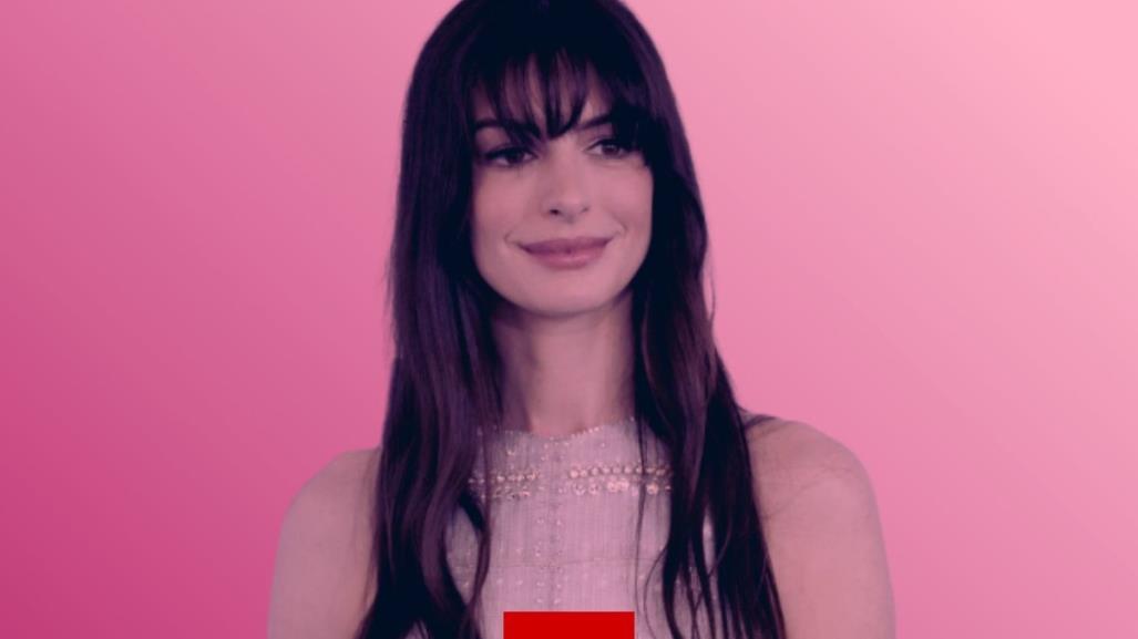 Anne Hathaway confiesa que ama escuchar a Annita, Shakira y Rosalía