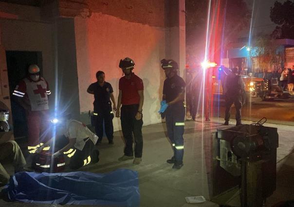 Muere niño tras caer al interior de bodega en Monterrey