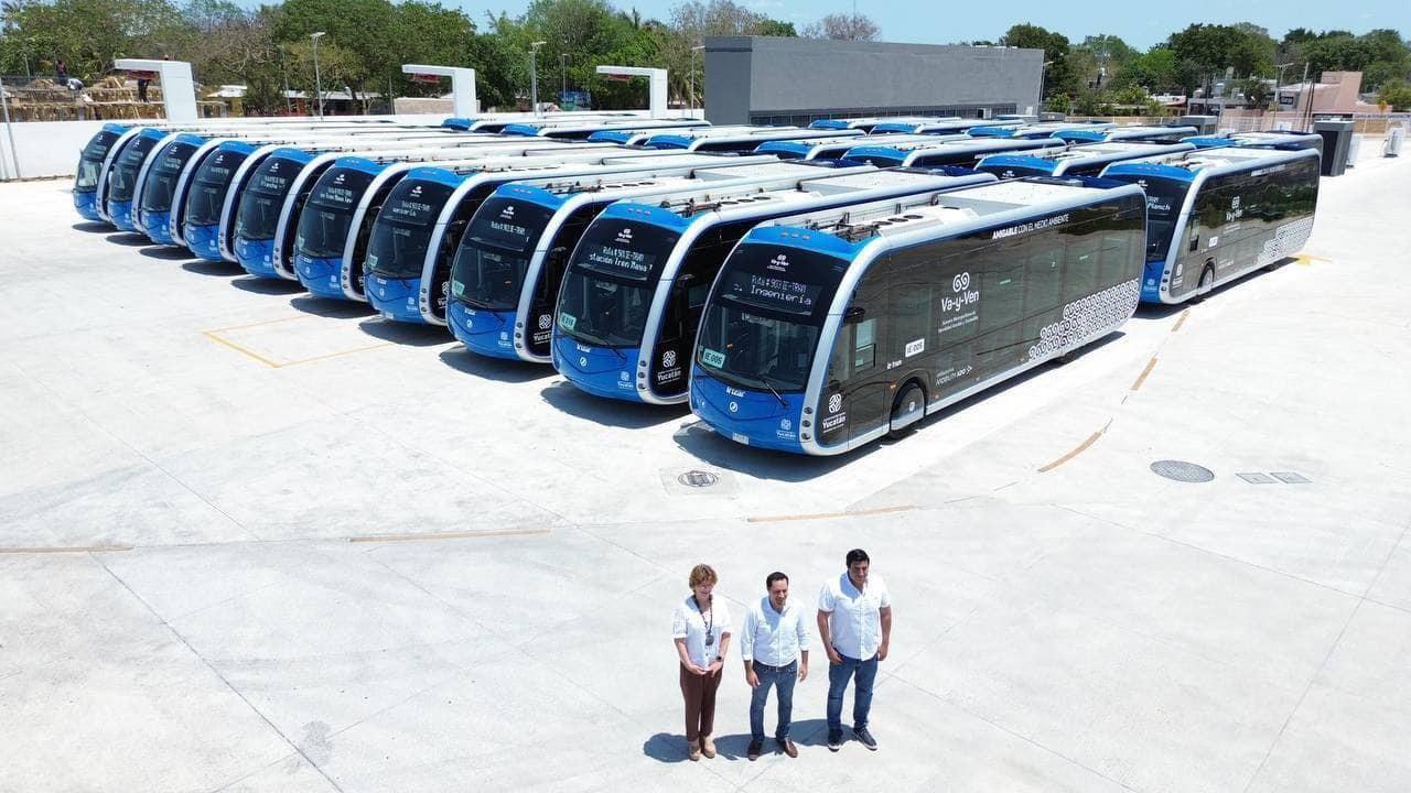 27 nuevas unidades del servicio de transporte Va y Ven. Foto: Mauricio Vila Dosal.