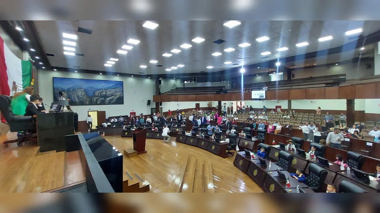 ¿Cuánto ganan en México los diputados locales?