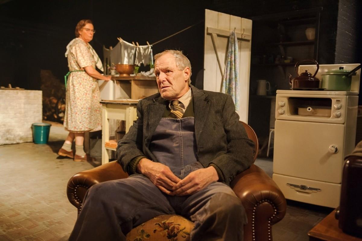 Ian Gelder en un set de grabación Foto: X(Twitter) @DonmarWarehouse
