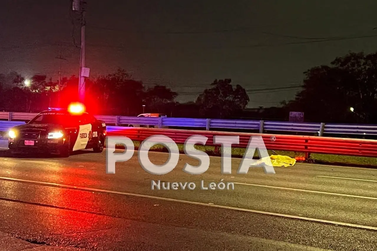 El cierre del boulevard por el cuerpo de la víctima tirado en la vía. Foto: Raymundo Elizalde.