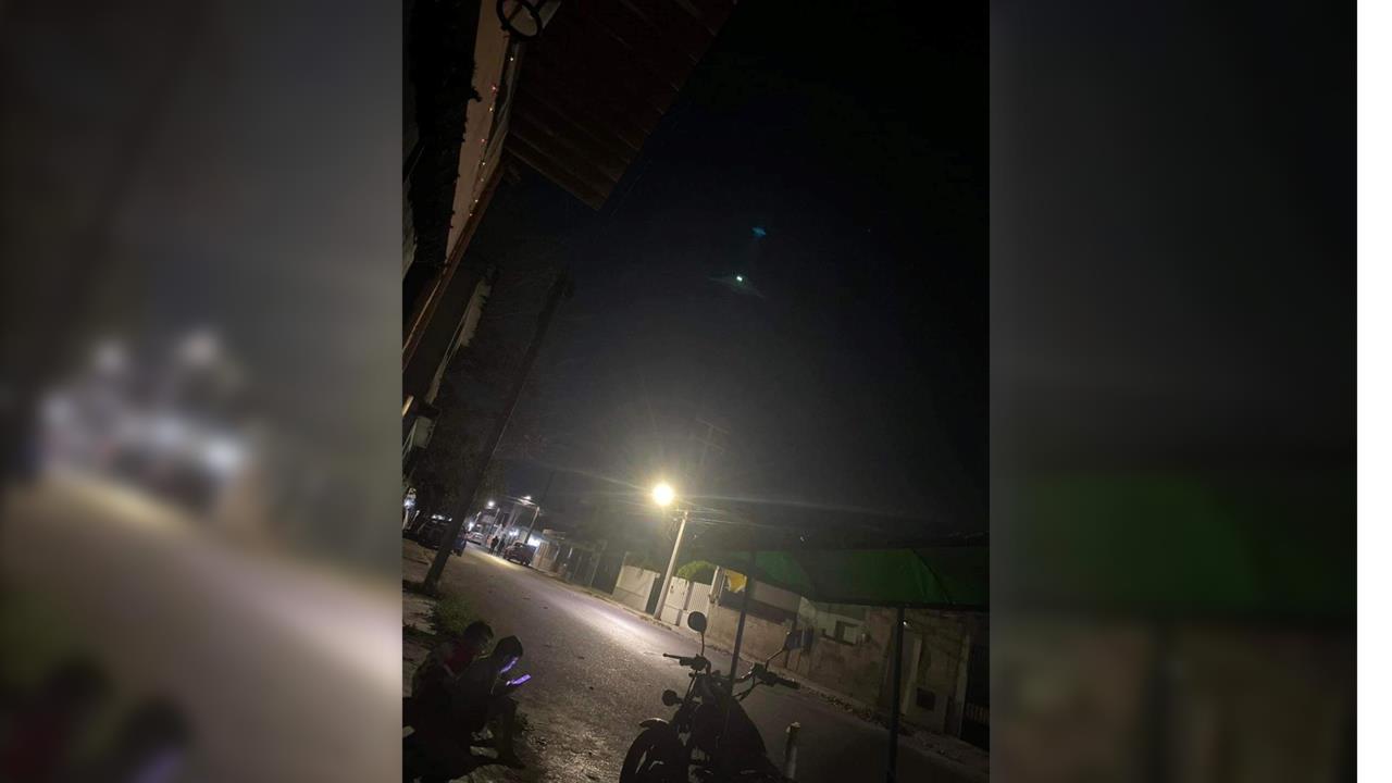 La imagen de las luces de Progreso fue compartida en redes sociales Foto: Redes sociales