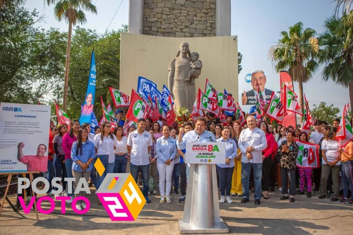 En mitin político el candidato a la Alcaldía de Guadalupe por la coalición Fuerza y Corazón X Nuevo León, José Luis Garza Ochoa, en el Monumento a la Madre. Foto: Coalición Fuerza y Corazón X Nuevo León
