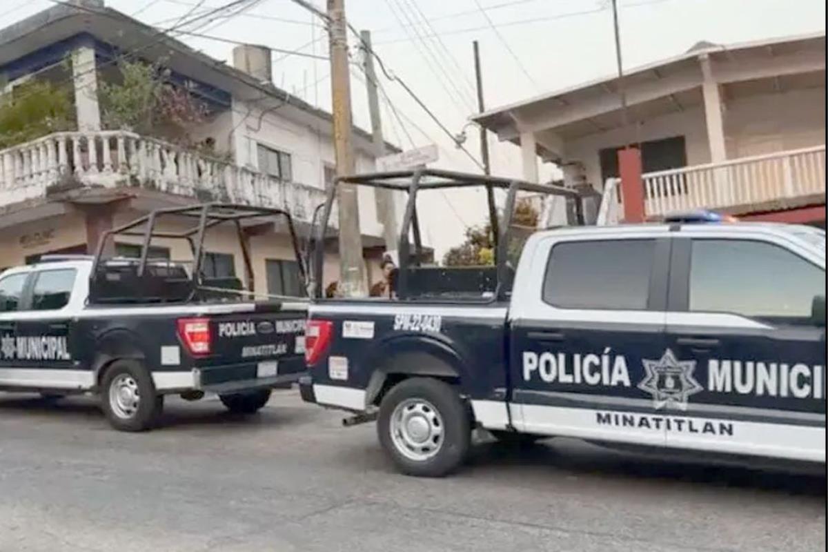 Policía estatal de Veracruz atendiendo lamado por golpe de calor, Foto: SSP Veracruz