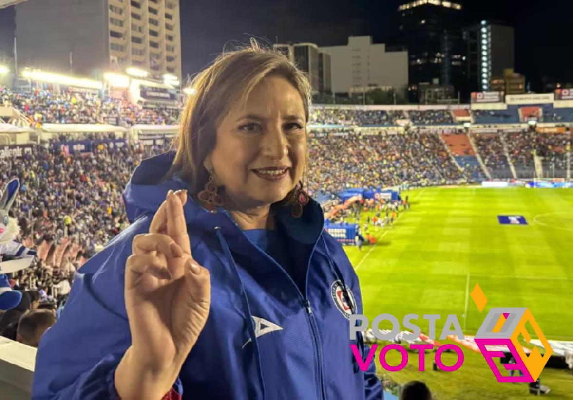 La candidata de la coalición Fuerza y Corazón por México, Xóchitl Gálvez Ruiz, mostró su apoyo al equipo de Cruz Azul tras su victoria ante los Pumas de la UNAM en los Cuartos de Final de la Liga MX. Foto: Cortesía