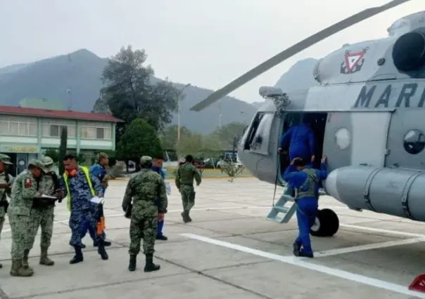 Llega helicóptero de la Marina para combatir Incendio en la Sierra Madre