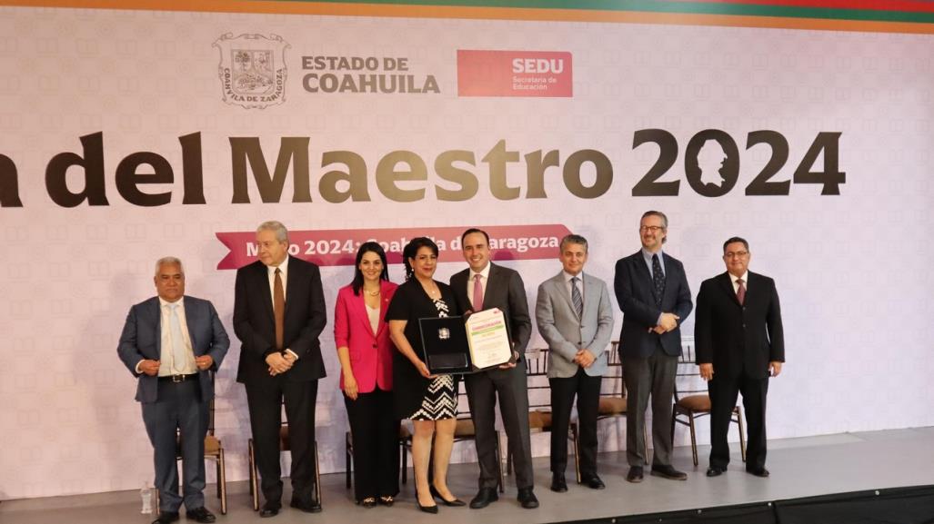 Celebra gobernador de Coahuila a docentes de la Sección 5 del SNTE