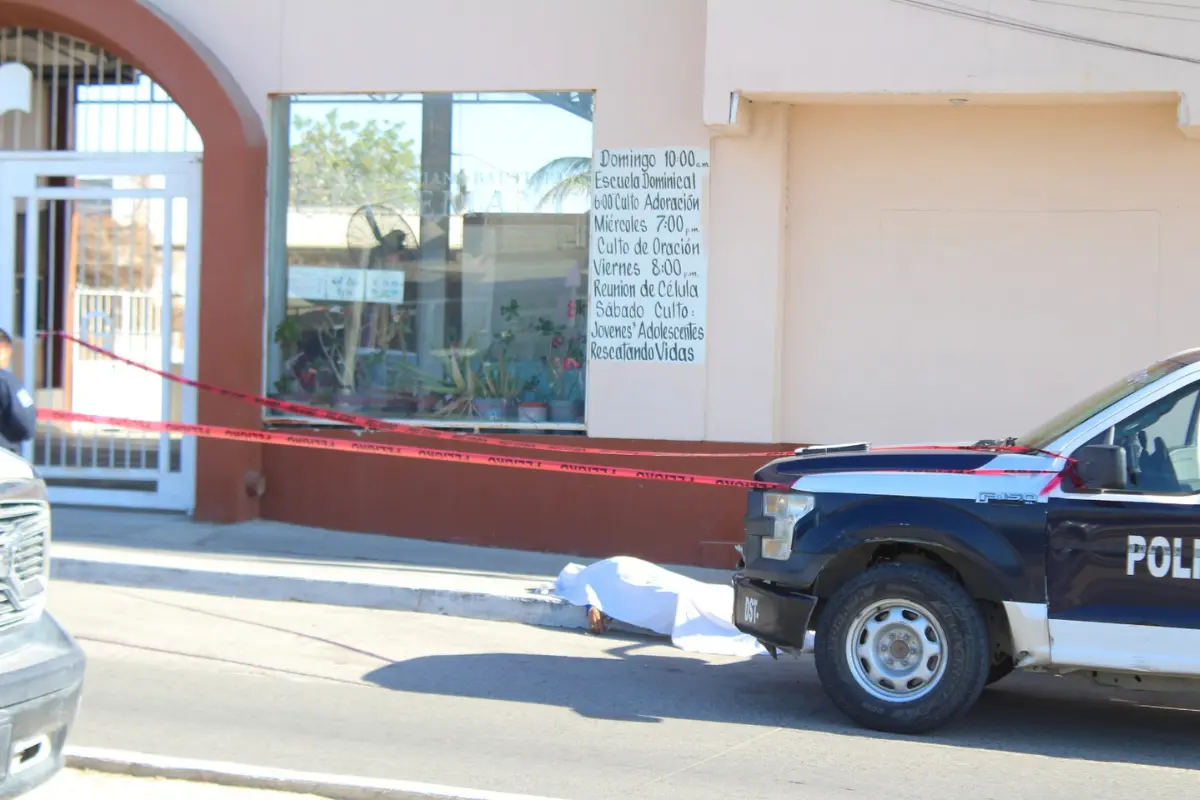 Muere hombre sobre la vía pública en San José del Cabo