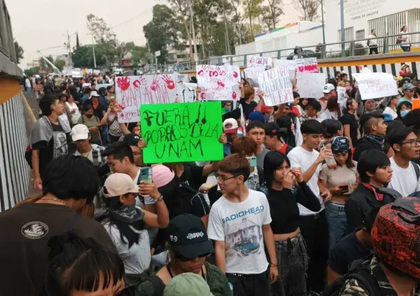 Marchan estudiantes del CCH Naucalpan, exigen justicia