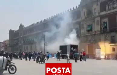 Incidentes en el Zócalo: 26 policías heridos por normalistas de Ayotzinapa