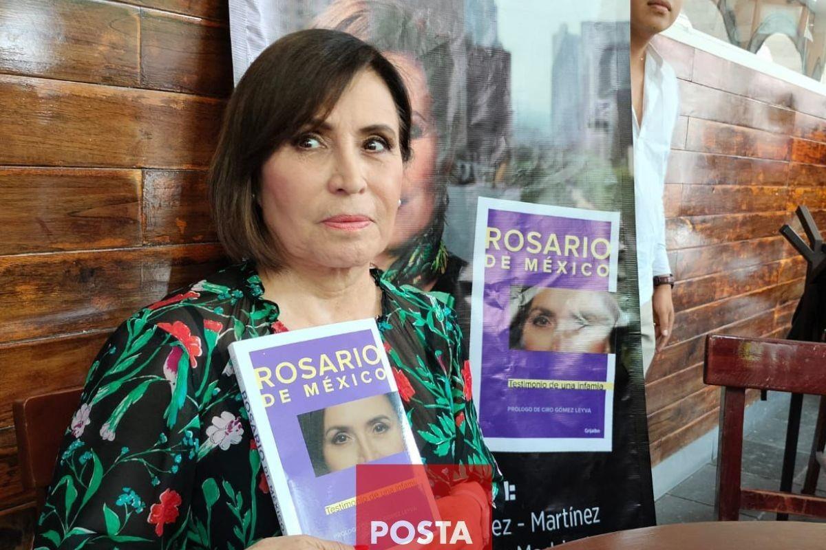 En rueda de prensa durante la presentación de su libro Rosario de México, aseguró que Xóchitl Gálvez será la nueva presidenta de México. Foto: Rosalinda Morales