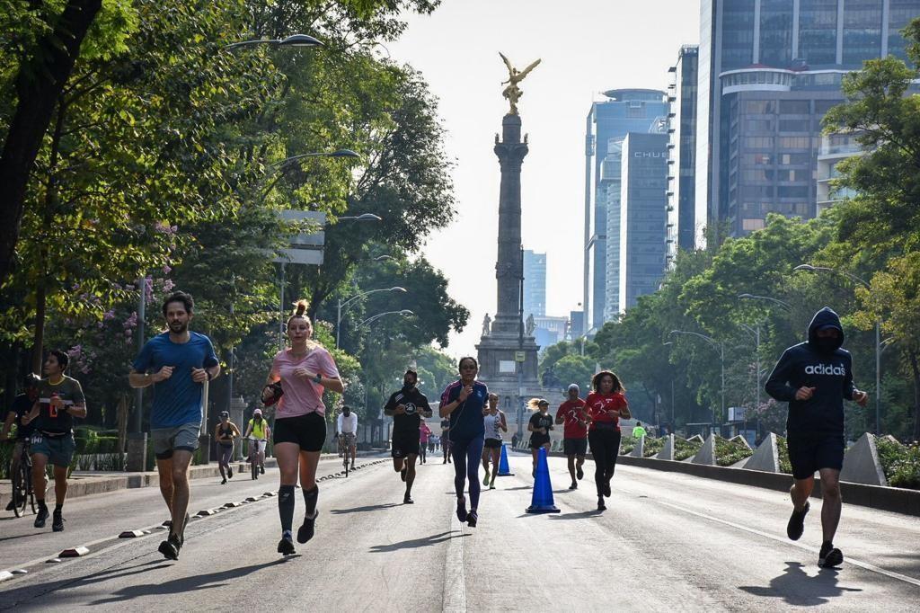 Corredores en Paseo de la Reforma de CDMX.    Foto: Jefatura de Gobierno de CDMX