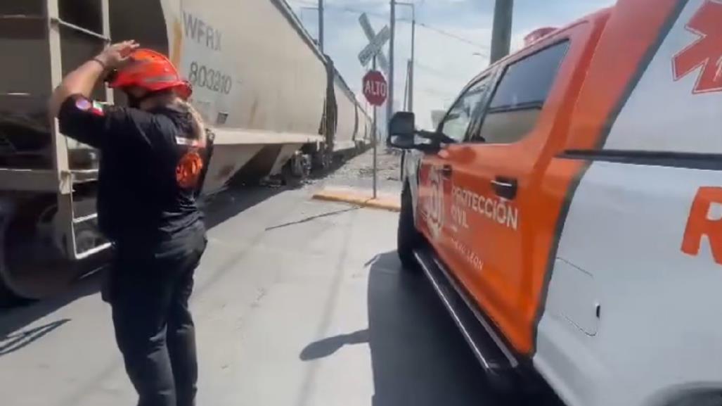 Impacta tren a vehículo en Monterrey