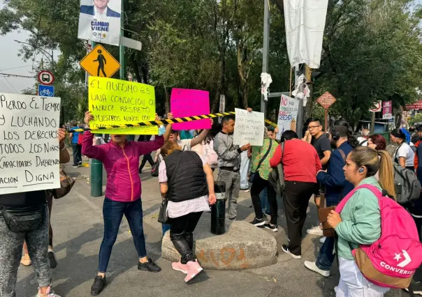 Bloqueo en Reforma: Padres exigen accesibilidad para hijos con discapacidad