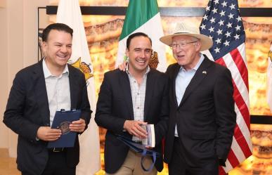 Se reúne Ken Salazar con gobernadores Manolo Jiménez y Esteban Villegas