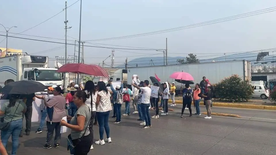 Bloquean Vía López Portillo, exigen buscar a menor desaparecido