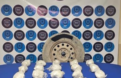 En Acuña, asegura Policía Estatal camioneta con 21 kilos de droga