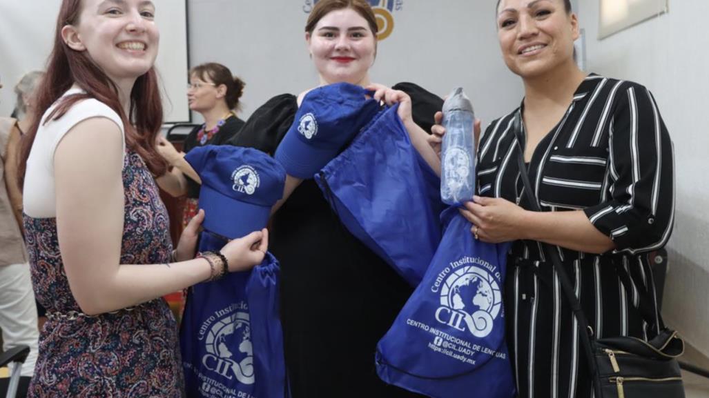 La Uady da la bienvenida a once estudiantes canadienses quienes visitan Yucatán