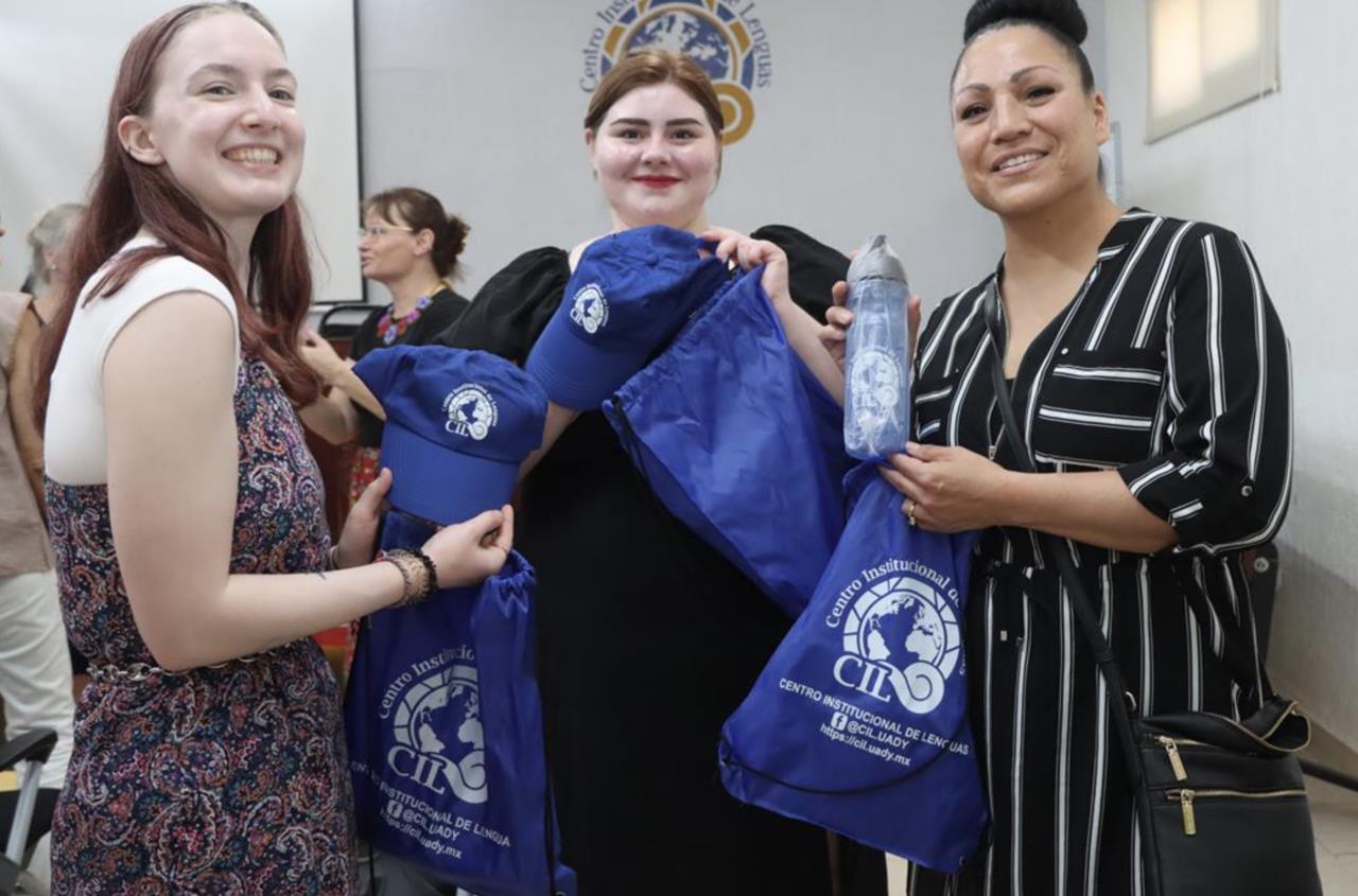 Estudiantes y profesores de Canadá estarán en Yucatán por ocho días como parte de un intercambio cultural que realiza la Uady.- Foto de la Uady