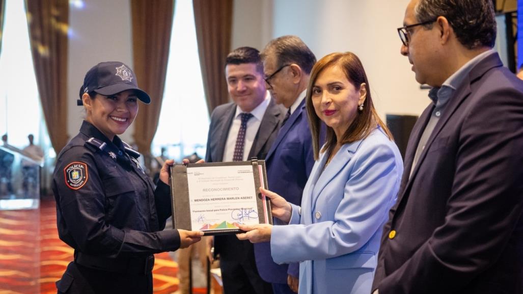 Formación policial en Guadalupe: 24 cadetes se gradúan