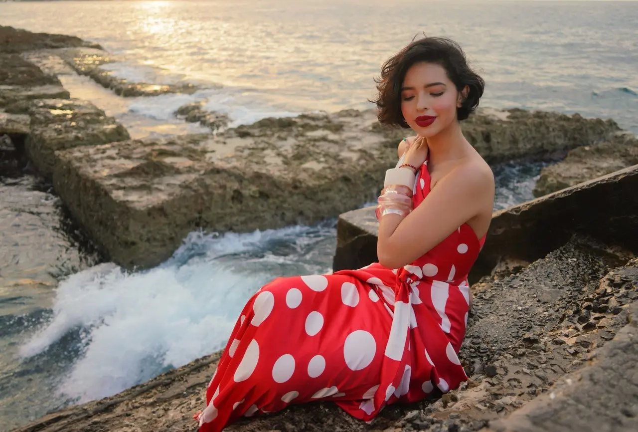 Ángela Aguilar señaló que de este desagradable episodio surgió la canción Mis amigas las flores. Foto. Especial.