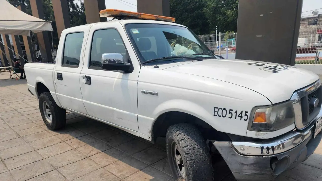 Detienen a pareja por extorsión en Neza, uno era verificador sanitario
