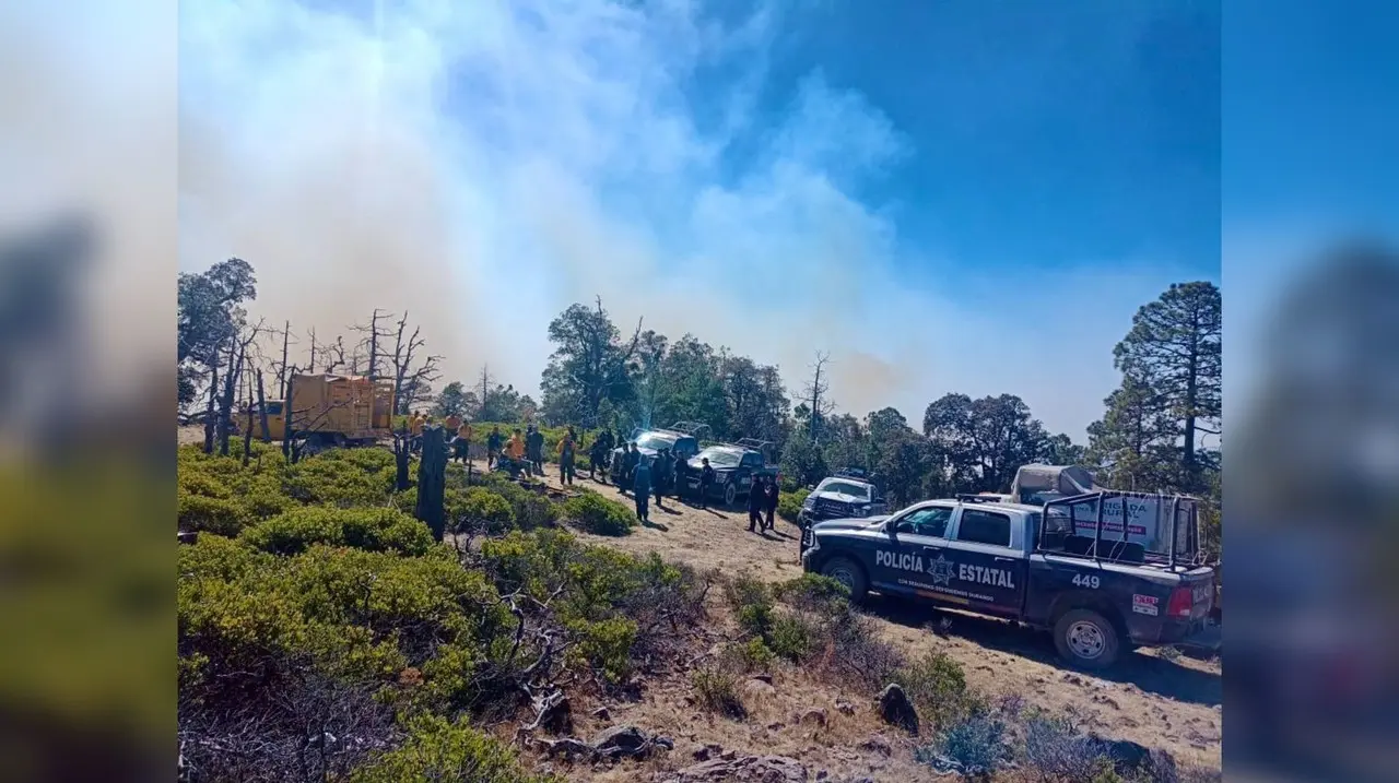 La Secretaría de Recursos Naturales y Medio Ambiente, brinda apoyo a los brigadistas que se encuentran combatiendo incendios forestales. Foto: Cortesía SRNyMA.