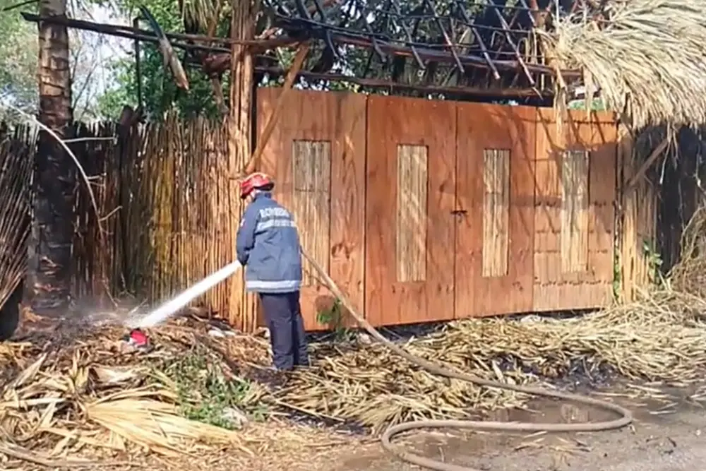 Susto por un incendio en una vivienda de Tekax