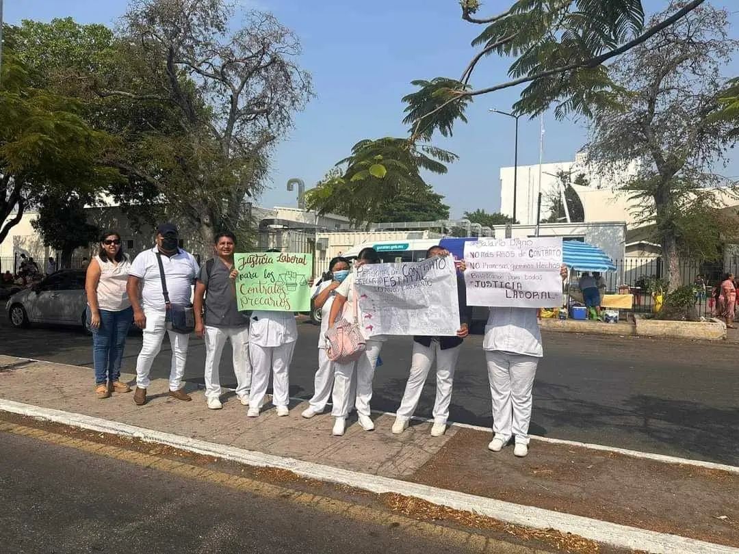 Manifestantes de la salud, en frente del Hospital Ohoran. Foto: Redes sociales