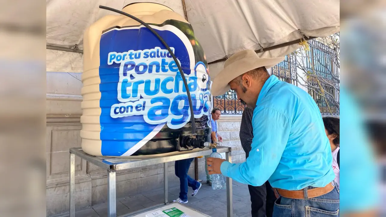Colocan centros de hidratación en la capital