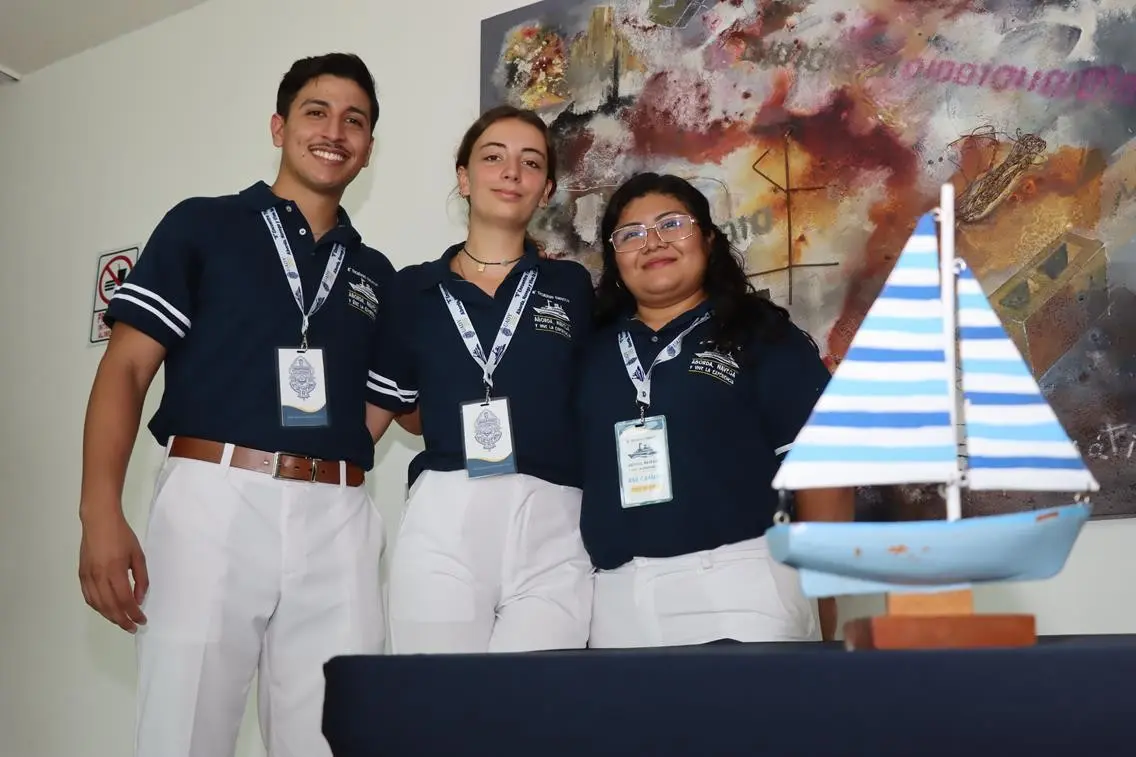 La jornada de ayer se inauguró  Quinto Encuentro Turístico: “Aborda, navega y vive la experiencia”, organizado por alumnos de la Uady.- Foto de la Uady