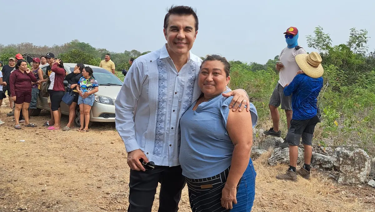 El comediante se tomó fotos con los pobladores de Samahil Fotos: Marysol Garrido