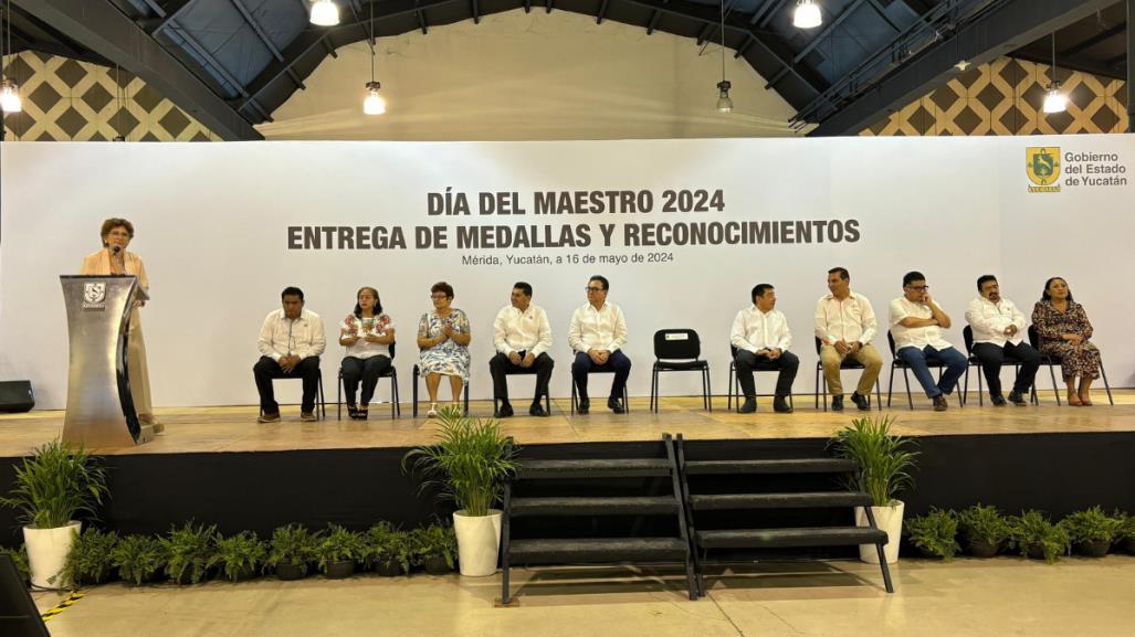 Gobierno de Yucatán anuncia aumento salarial para los maestros no federalizados