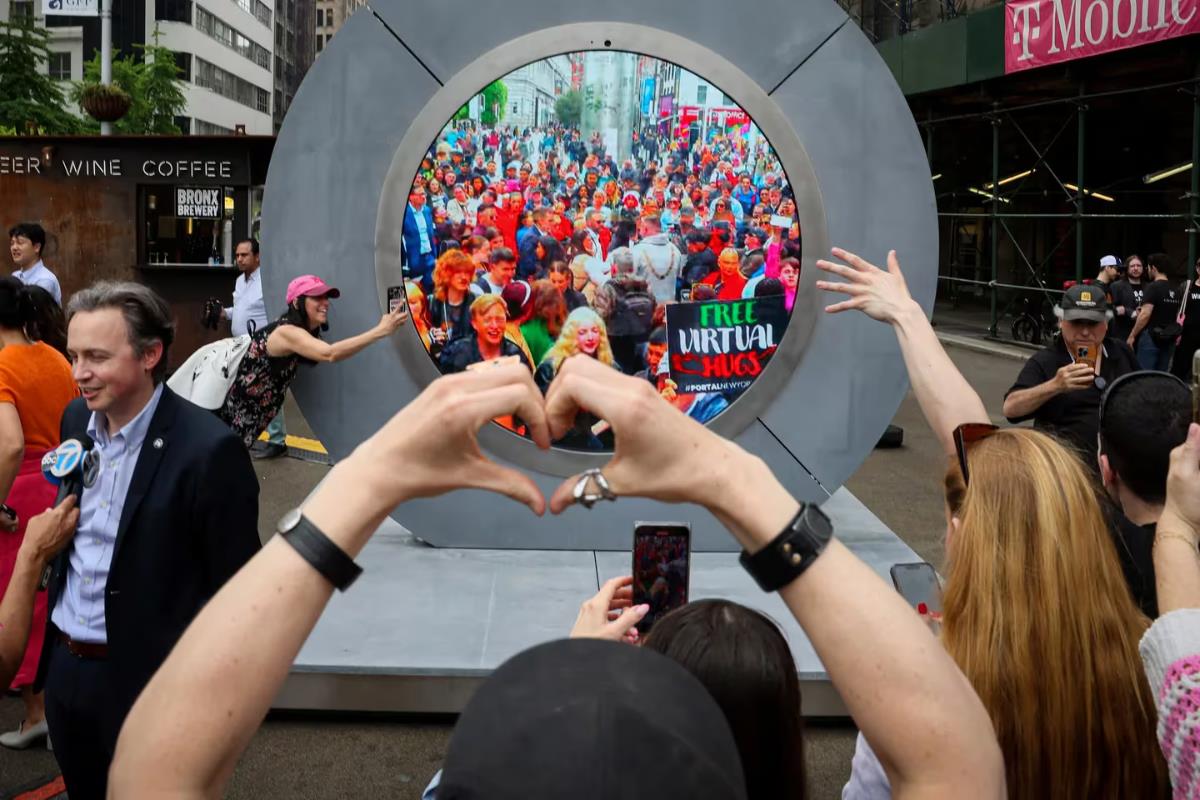 Inauguración del Portal entre New York y Dublin, Foto: REUTERS/Brendan McDermid