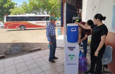 Instalan módulos de hidratación para prevenir golpes de calor en Sinaloa