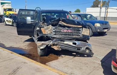 Chocan, otra vez, en el semáforo ubicado frente a la Guardia Nacional