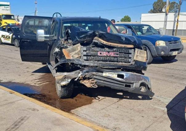 Chocan, otra vez, en el semáforo ubicado frente a la Guardia Nacional